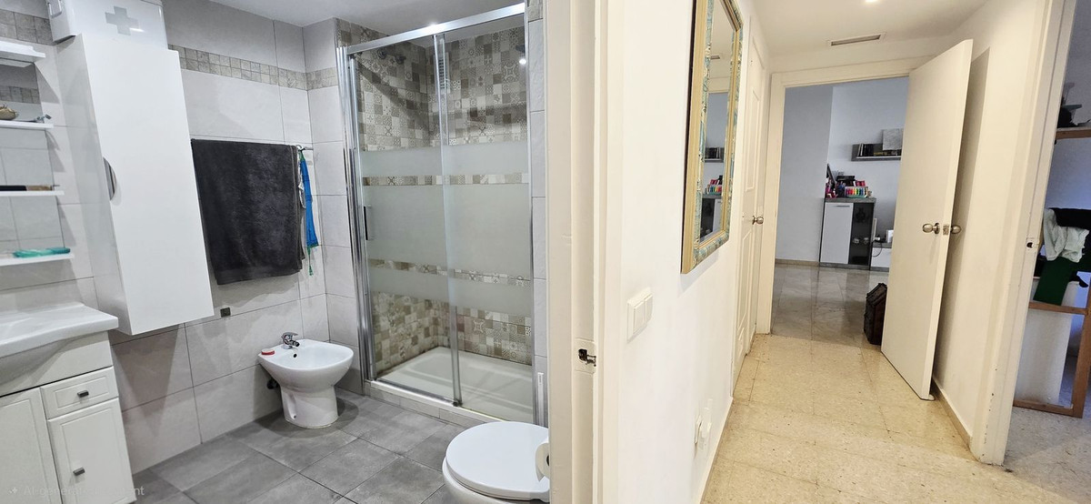 Se vende Apartamento Planta Baja de 4 dormitorios en Costa Del Sol, Málaga, España