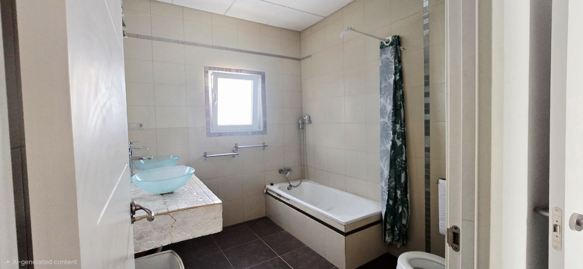 Se vende Villa - Chalet de 7 dormitorios en Costa Del Sol, Málaga, España