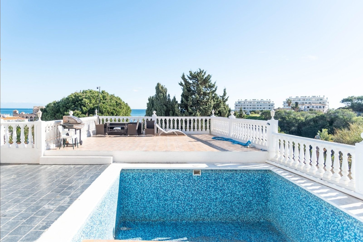 Se vende Villa - Chalet de 7 dormitorios en Costa Del Sol, Málaga, España