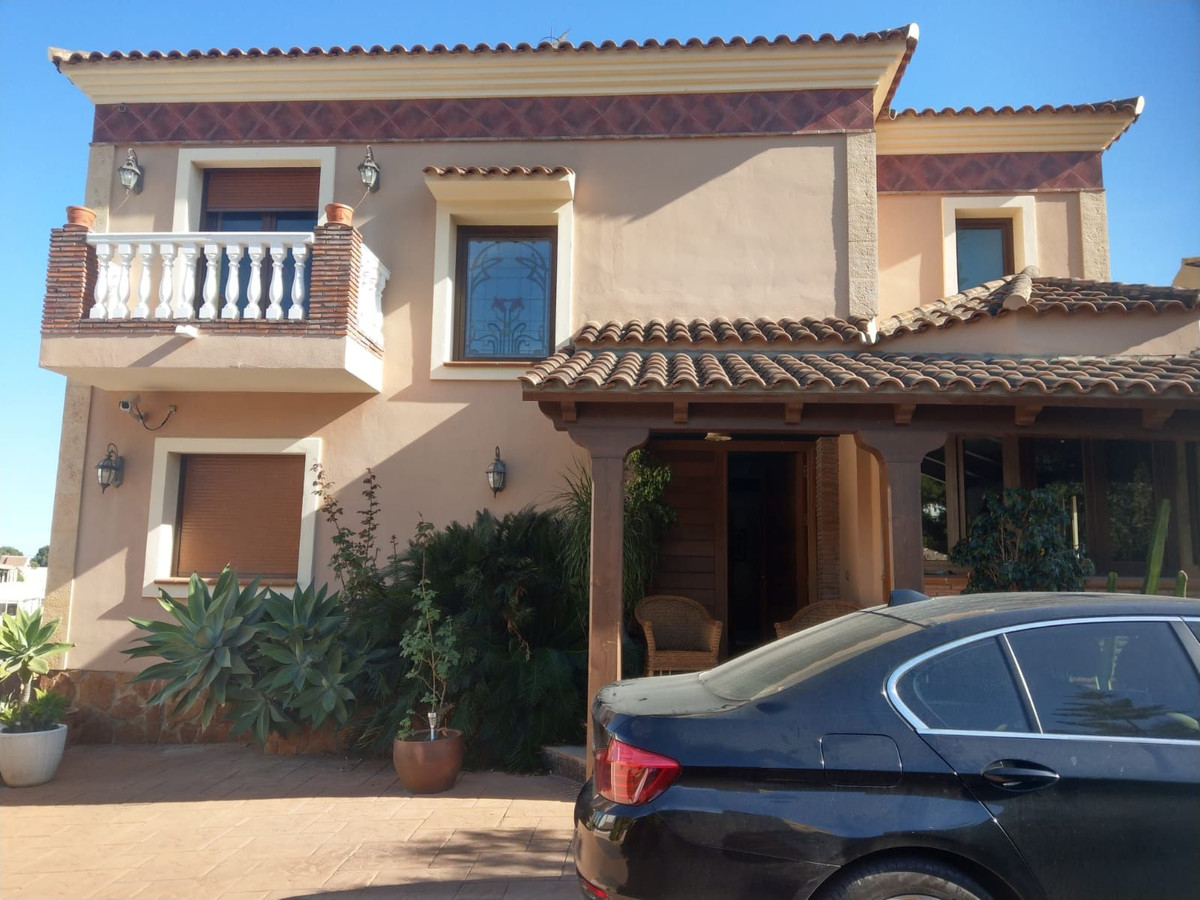 Se vende Villa - Chalet de 4 dormitorios en Costa Del Sol, Málaga, España