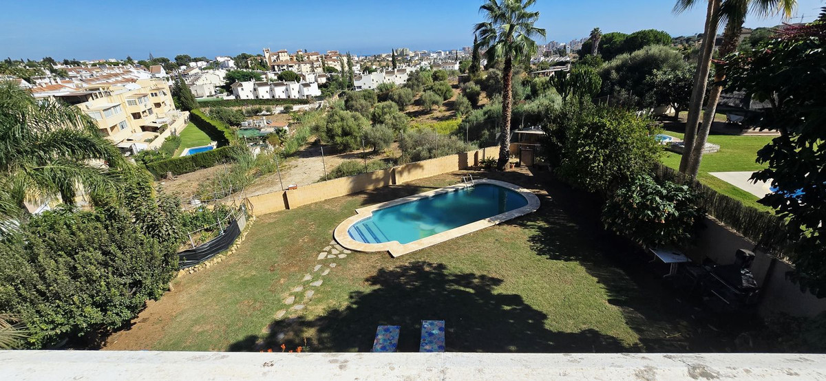Se vende Villa - Chalet de 4 dormitorios en Costa Del Sol, Málaga, España