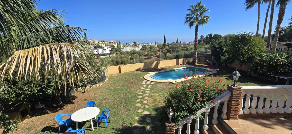 Se vende Villa - Chalet de 4 dormitorios en Costa Del Sol, Málaga, España