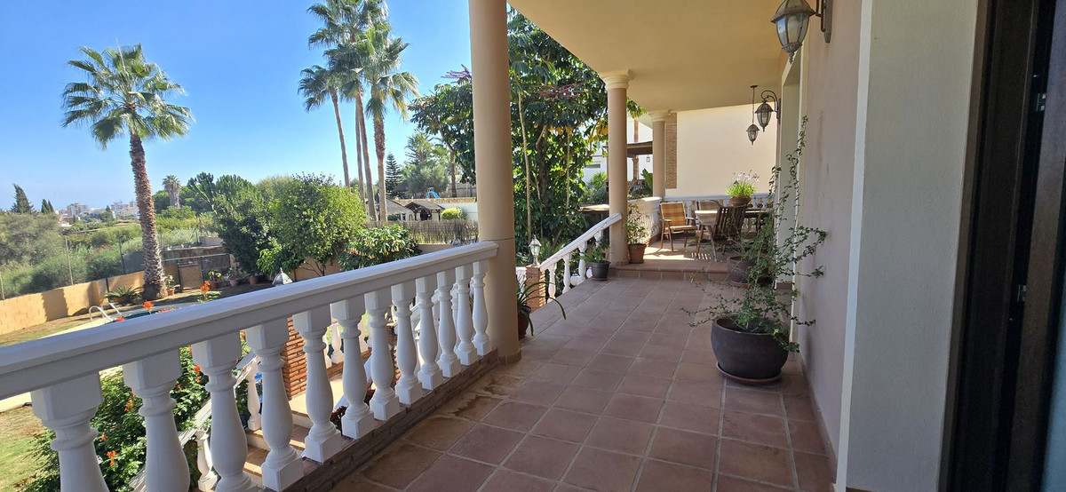 Se vende Villa - Chalet de 4 dormitorios en Costa Del Sol, Málaga, España