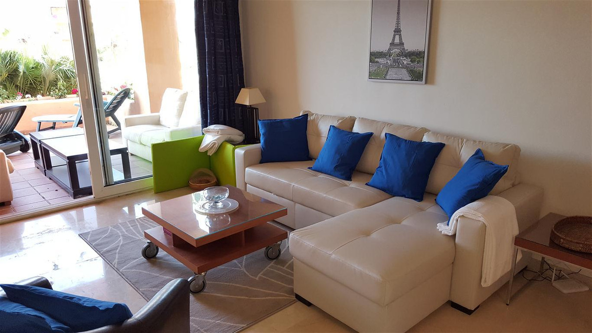 2 Bed Apartment for sale in La Duquesa Costa Del Sol, Málaga, Spain