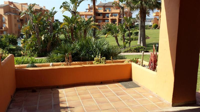 2 Bed Apartment for sale in La Duquesa Costa Del Sol, Málaga, Spain