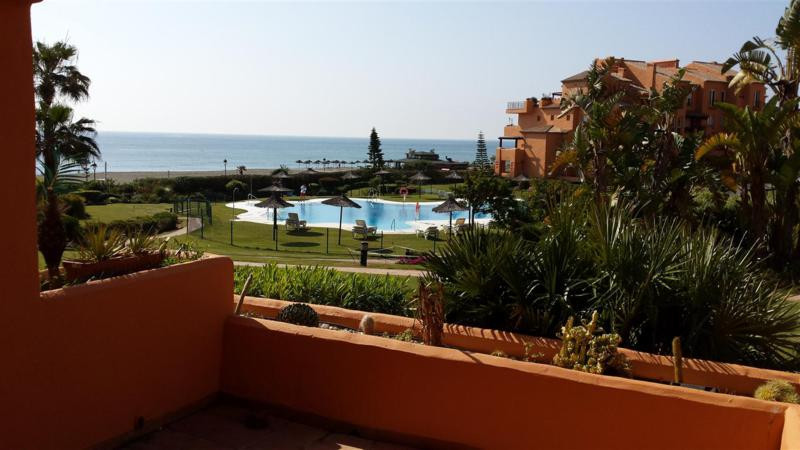 2 Bed Apartment for sale in La Duquesa Costa Del Sol, Málaga, Spain