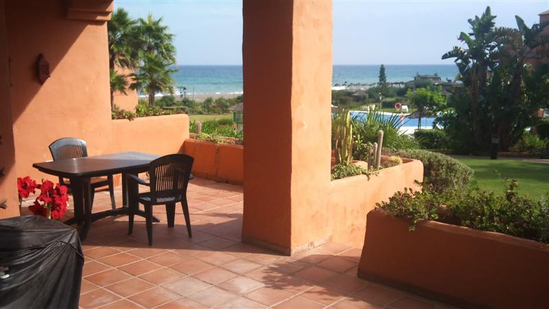 2 Bed Apartment for sale in La Duquesa Costa Del Sol, Málaga, Spain