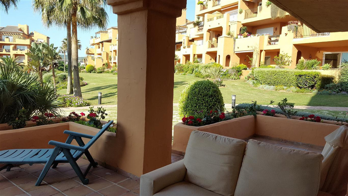 2 Bed Apartment for sale in La Duquesa Costa Del Sol, Málaga, Spain
