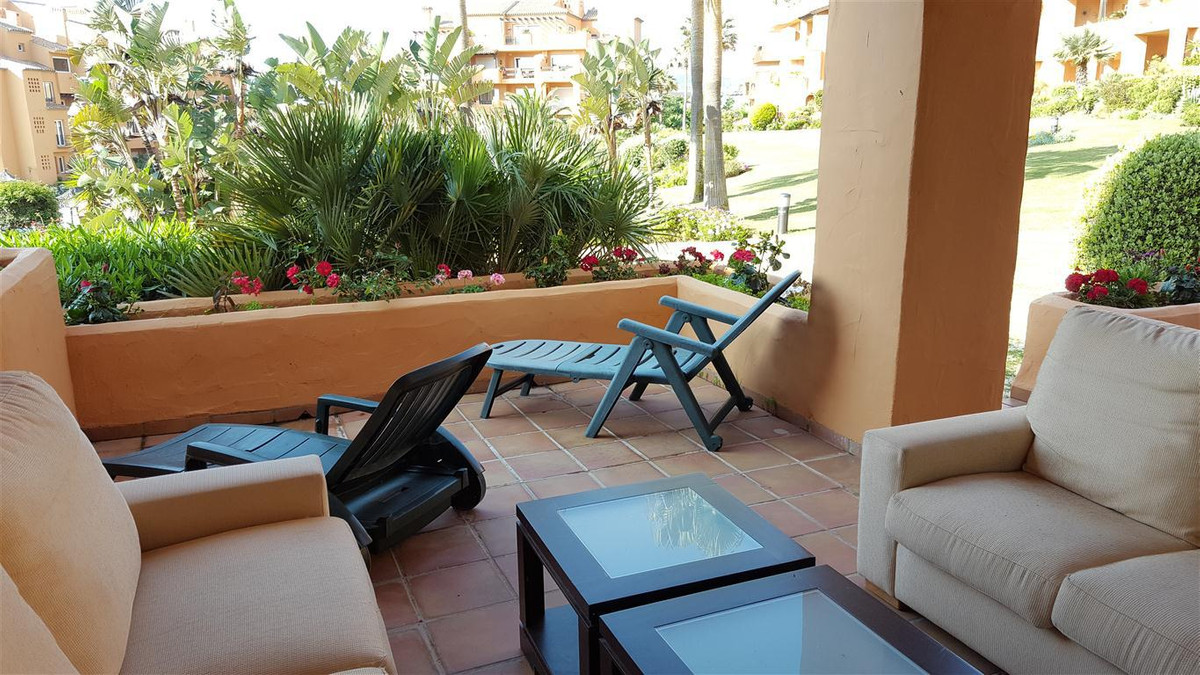 2 Bed Apartment for sale in La Duquesa Costa Del Sol, Málaga, Spain