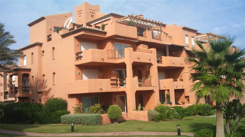 2 Bed Apartment for sale in La Duquesa Costa Del Sol, Málaga, Spain