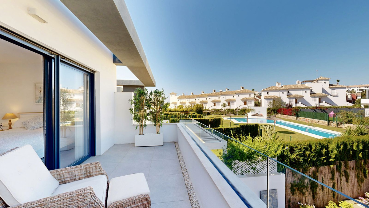 4 Bed Townhouse for sale in New Golden Mile Costa Del Sol, Málaga, Spain