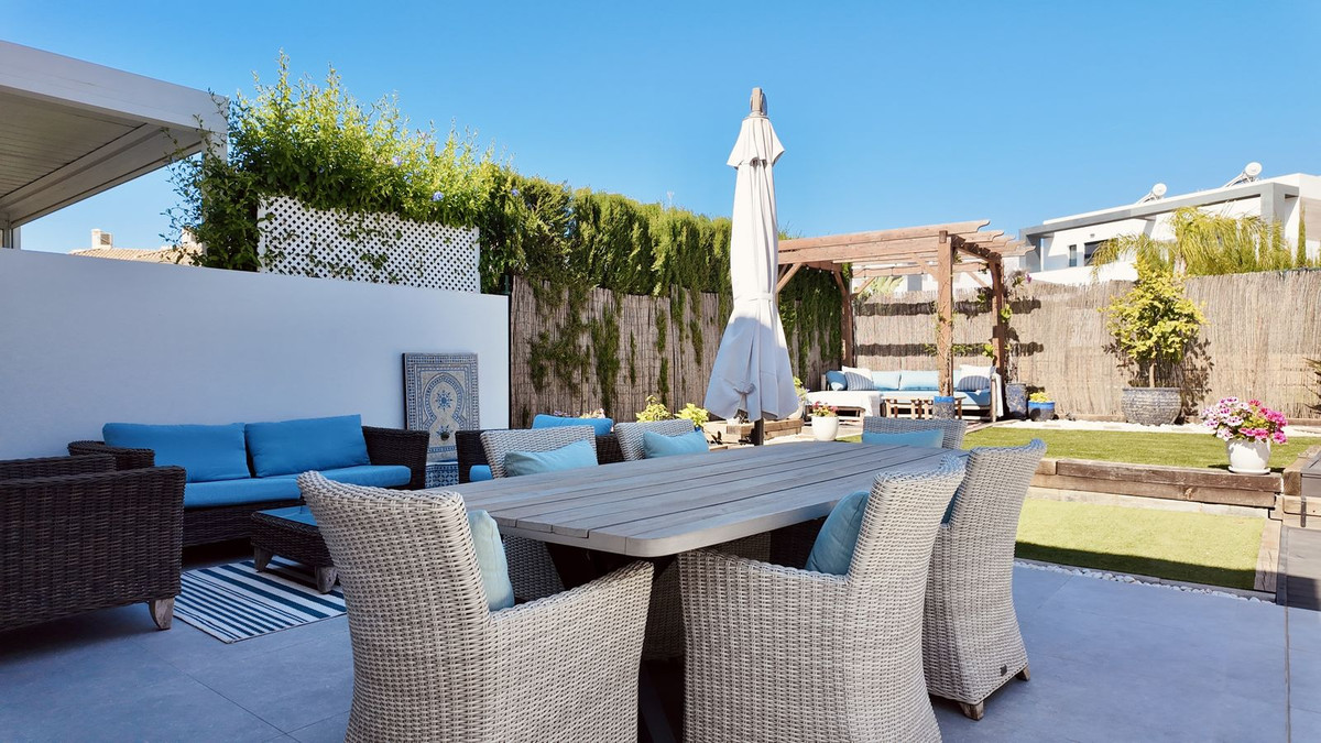 4 Bed Townhouse for sale in New Golden Mile Costa Del Sol, Málaga, Spain