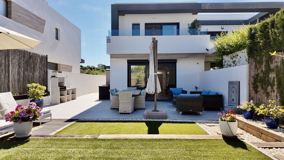 4 Bed Townhouse for sale in New Golden Mile Costa Del Sol, Málaga, Spain