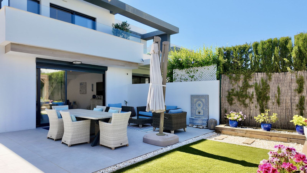 4 Bed Townhouse for sale in New Golden Mile Costa Del Sol, Málaga, Spain