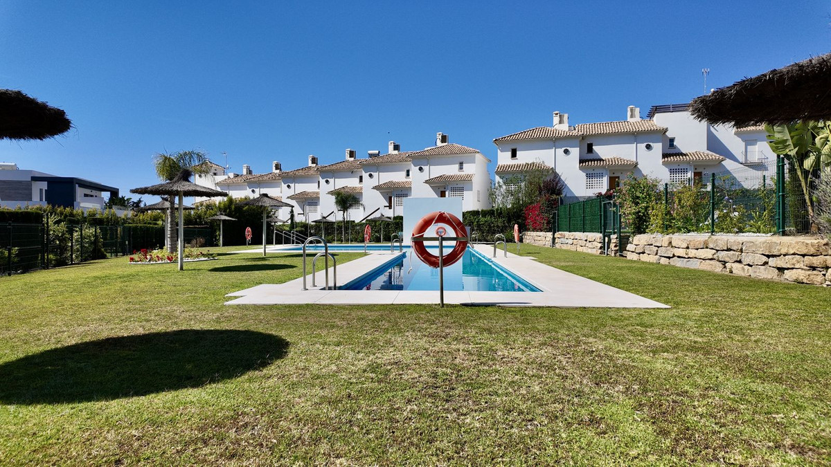 4 Bed Townhouse for sale in New Golden Mile Costa Del Sol, Málaga, Spain