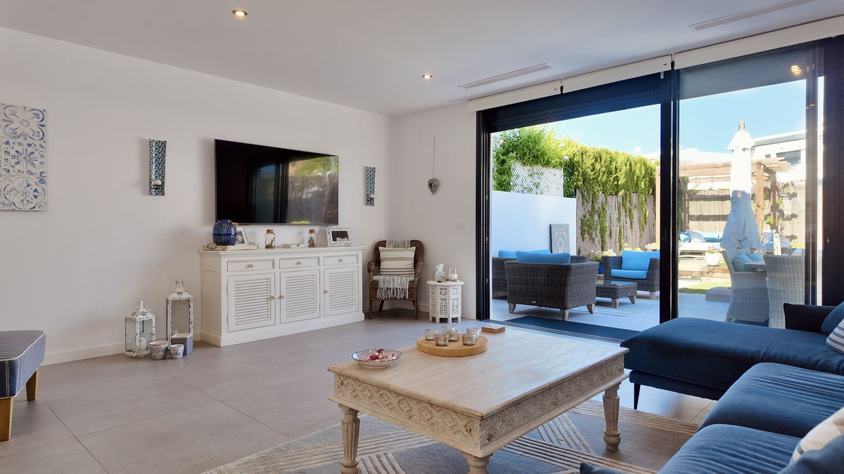 4 Bed Townhouse for sale in New Golden Mile Costa Del Sol, Málaga, Spain