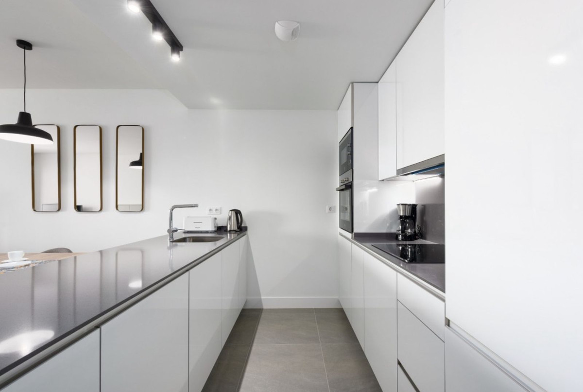 Se vende Apartamento Planta Media de 2 dormitorios en Costa Del Sol, Málaga, España