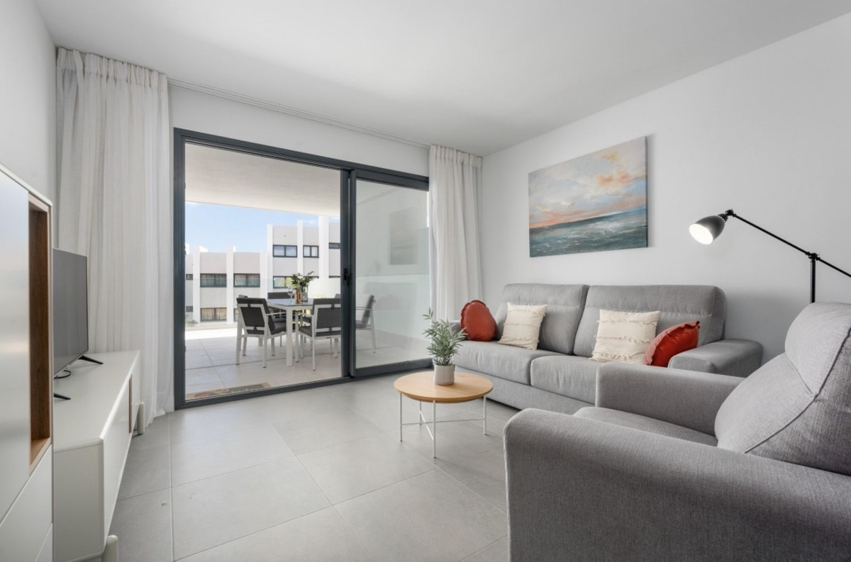 Se vende Apartamento Planta Media de 2 dormitorios en Costa Del Sol, Málaga, España