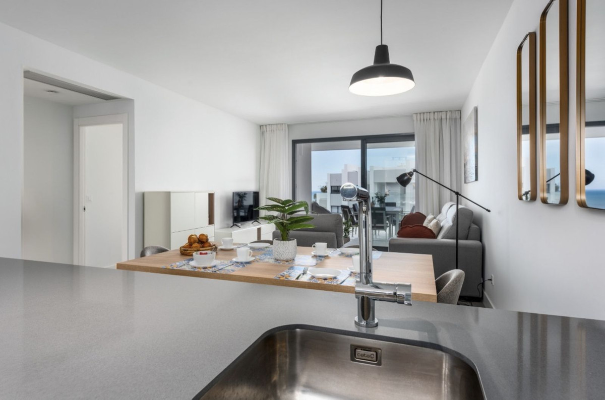 Se vende Apartamento Planta Media de 2 dormitorios en Costa Del Sol, Málaga, España