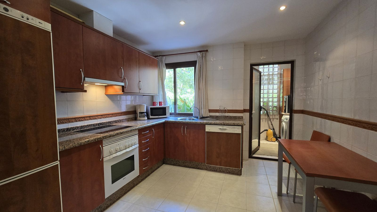 Se vende Apartamento Planta Baja de 2 dormitorios en Costa Del Sol, Málaga, España