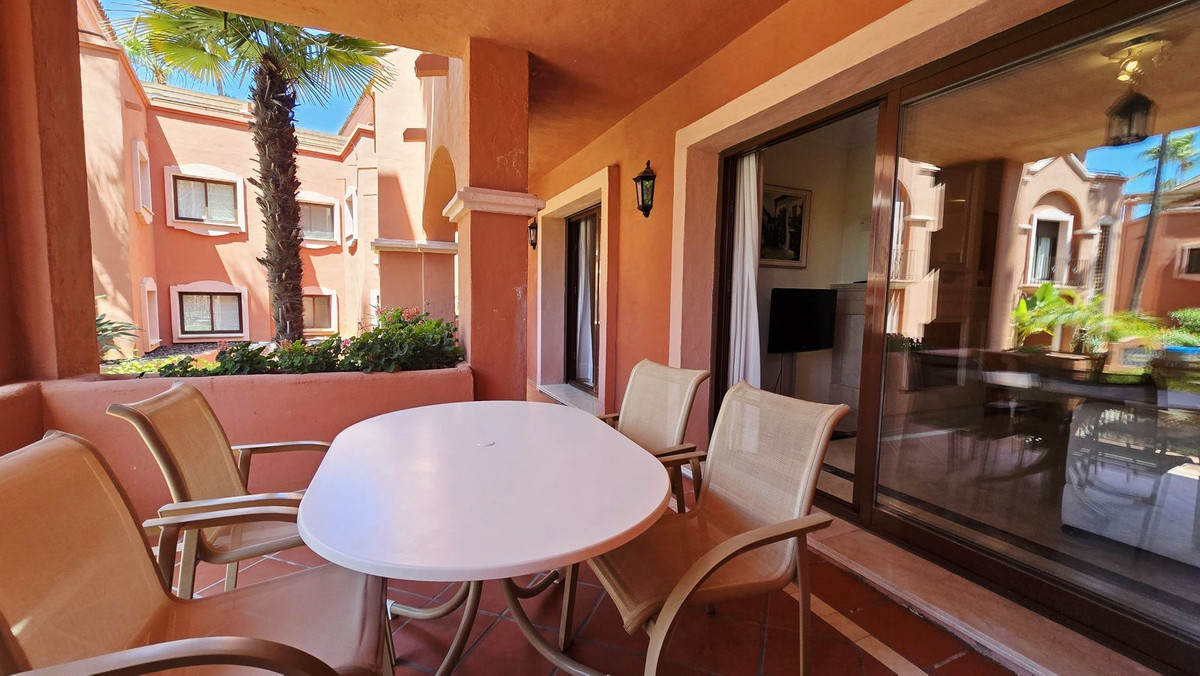 Se vende Apartamento Planta Baja de 2 dormitorios en Costa Del Sol, Málaga, España
