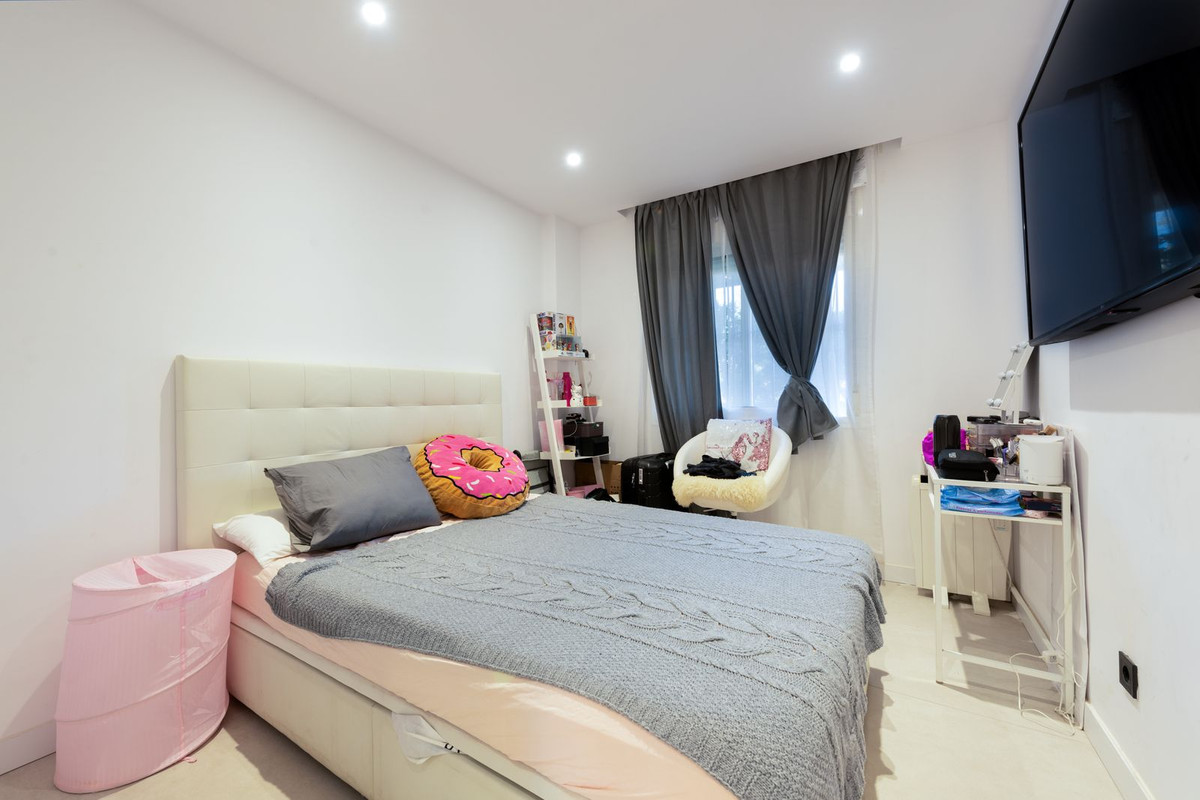 Se vende Apartamento Planta Baja de 4 dormitorios en Costa Del Sol, Málaga, España