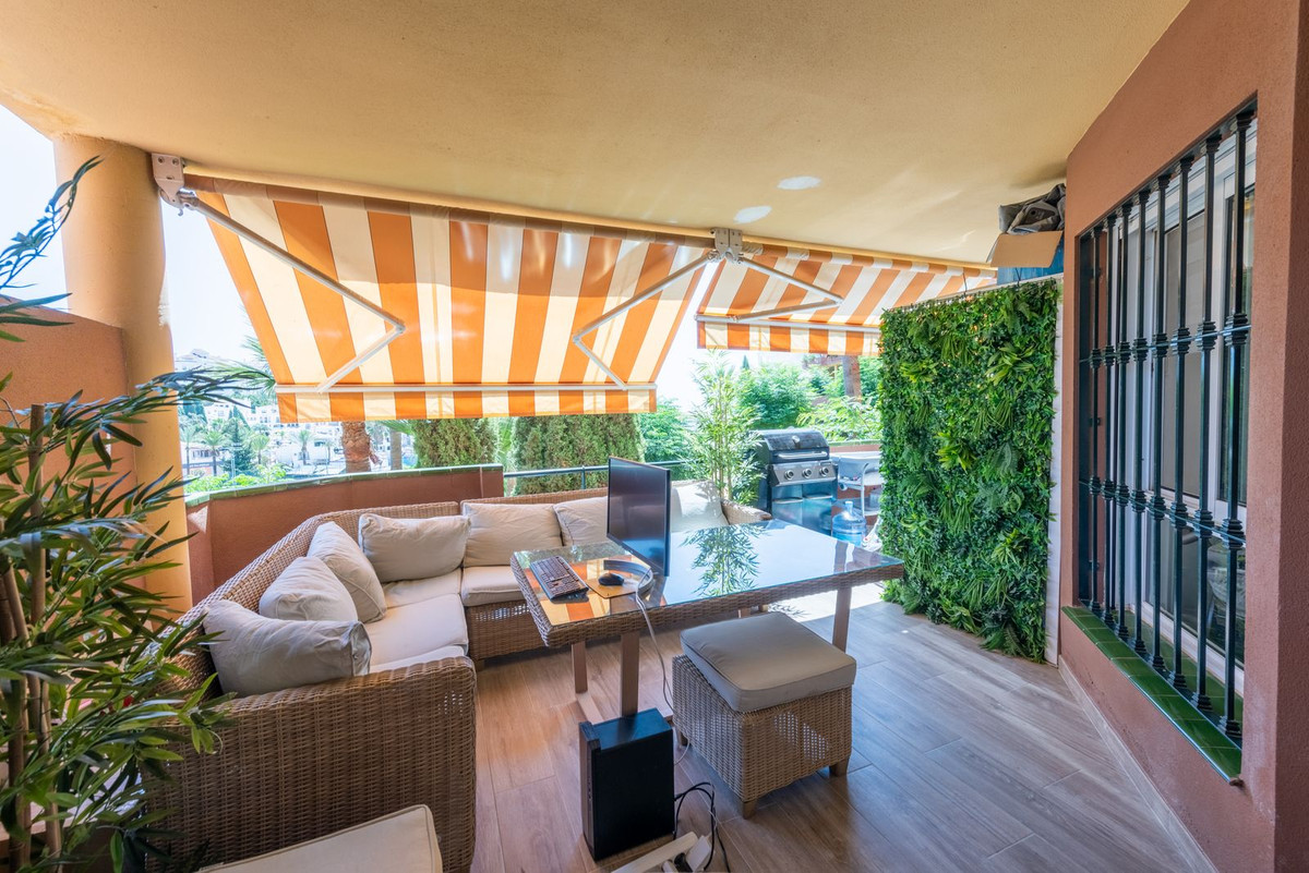 Se vende Apartamento Planta Baja de 4 dormitorios en Costa Del Sol, Málaga, España