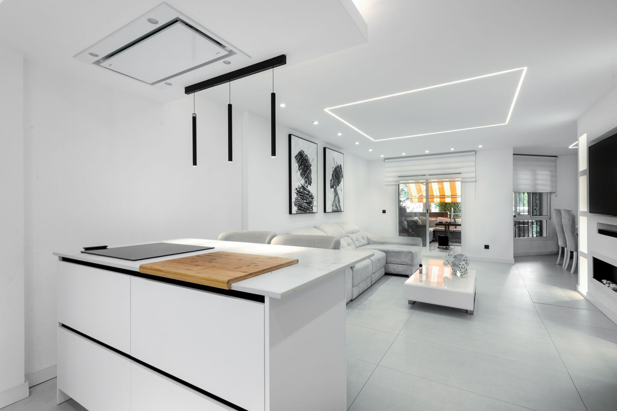 Se vende Apartamento Planta Baja de 4 dormitorios en Costa Del Sol, Málaga, España