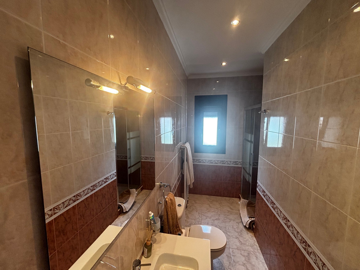 Se vende Villa - Chalet de 4 dormitorios en Costa Blanca, Alicante, España