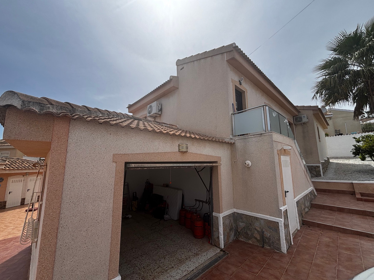 Se vende Villa - Chalet de 4 dormitorios en Costa Blanca, Alicante, España