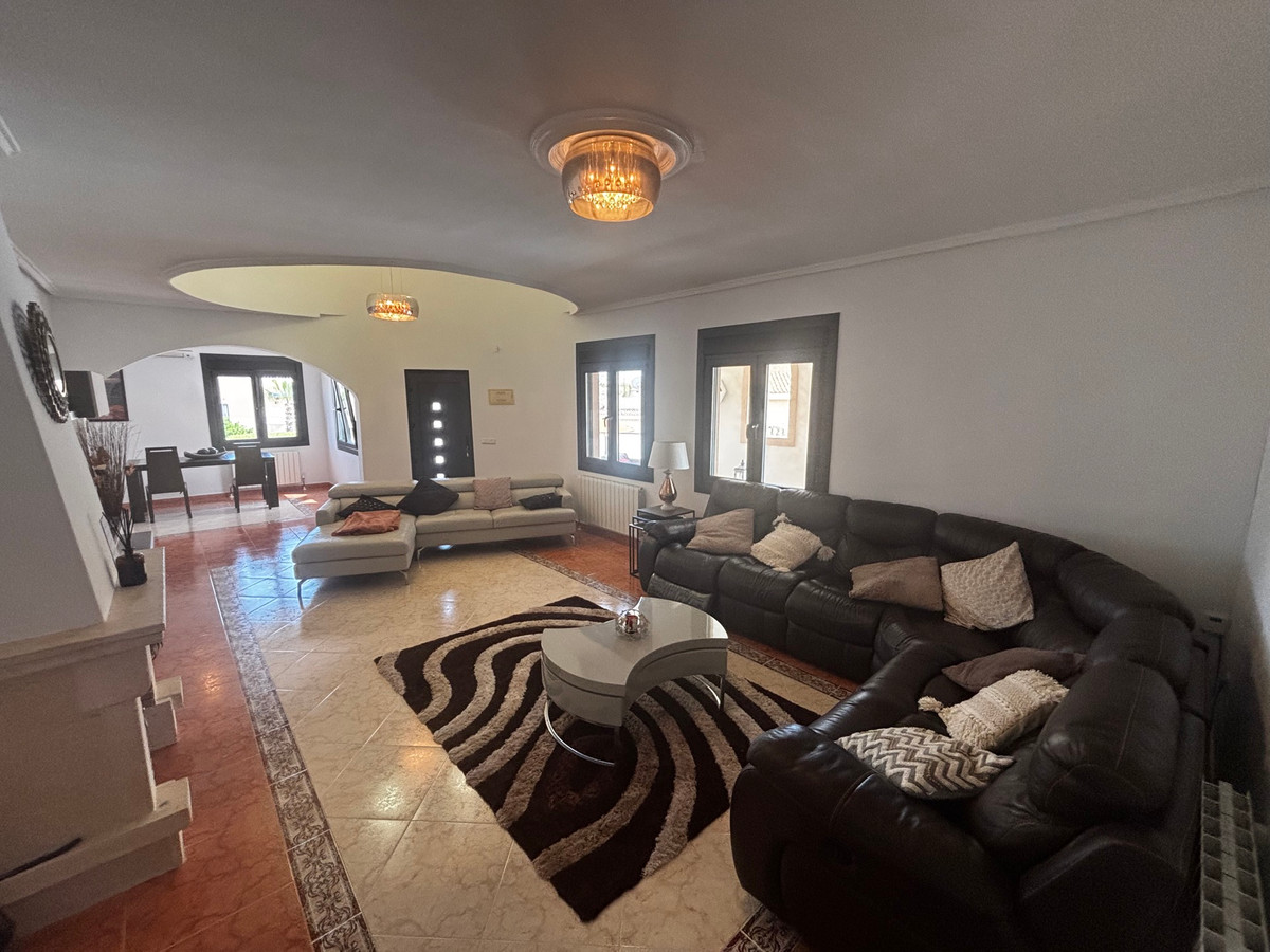 Se vende Villa - Chalet de 4 dormitorios en Costa Blanca, Alicante, España
