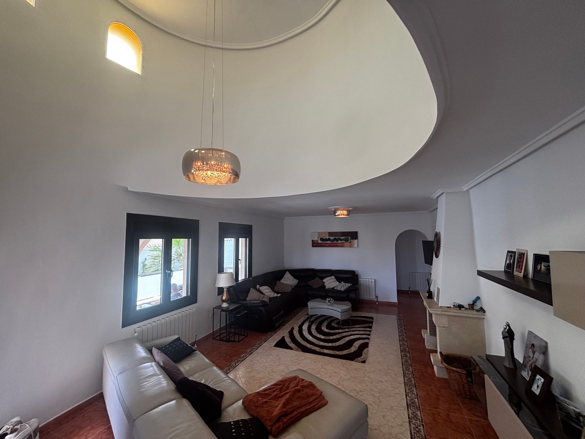 Se vende Villa - Chalet de 4 dormitorios en Costa Blanca, Alicante, España
