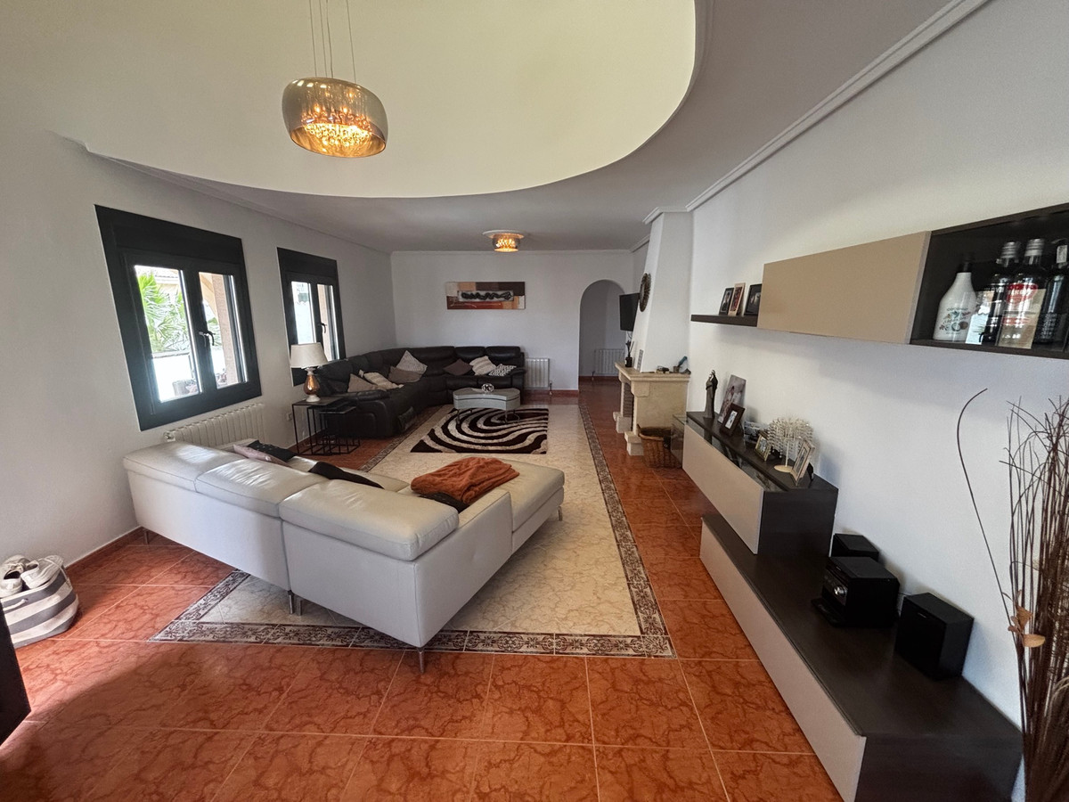 Se vende Villa - Chalet de 4 dormitorios en Costa Blanca, Alicante, España