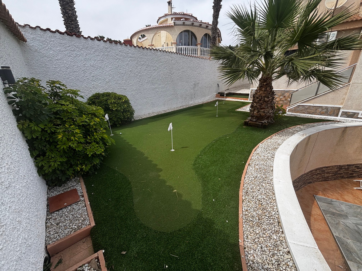 Se vende Villa - Chalet de 4 dormitorios en Costa Blanca, Alicante, España