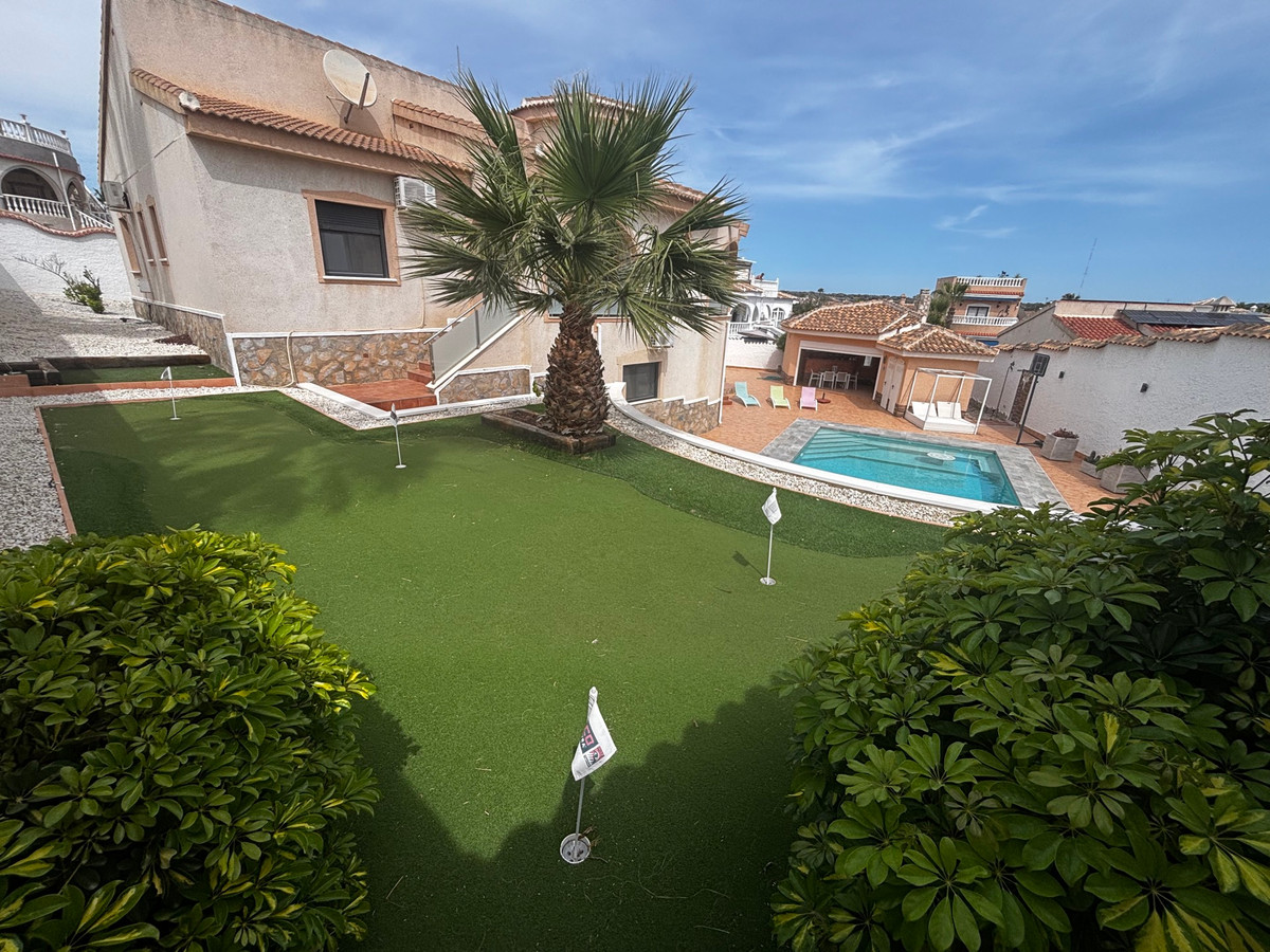 Se vende Villa - Chalet de 4 dormitorios en Costa Blanca, Alicante, España