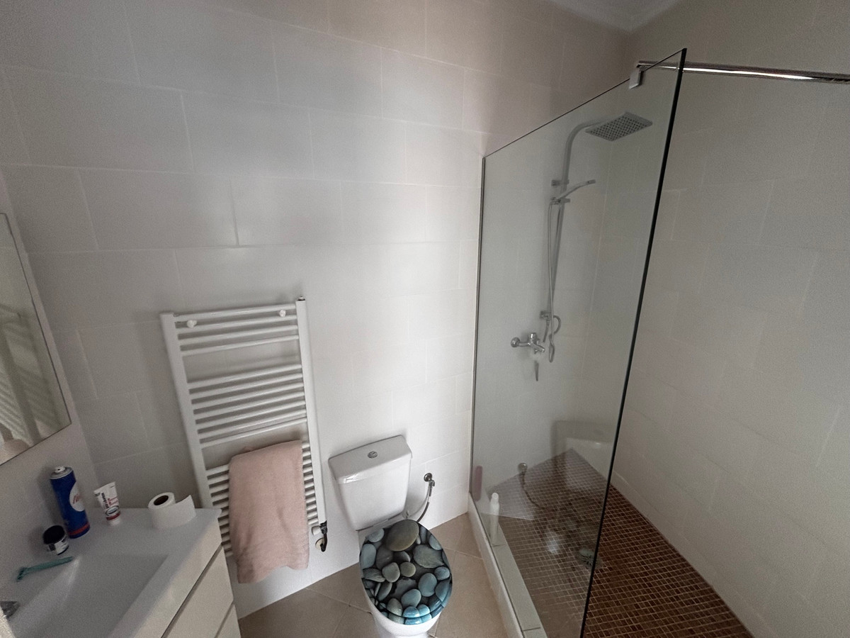 Se vende Villa - Chalet de 4 dormitorios en Costa Blanca, Alicante, España