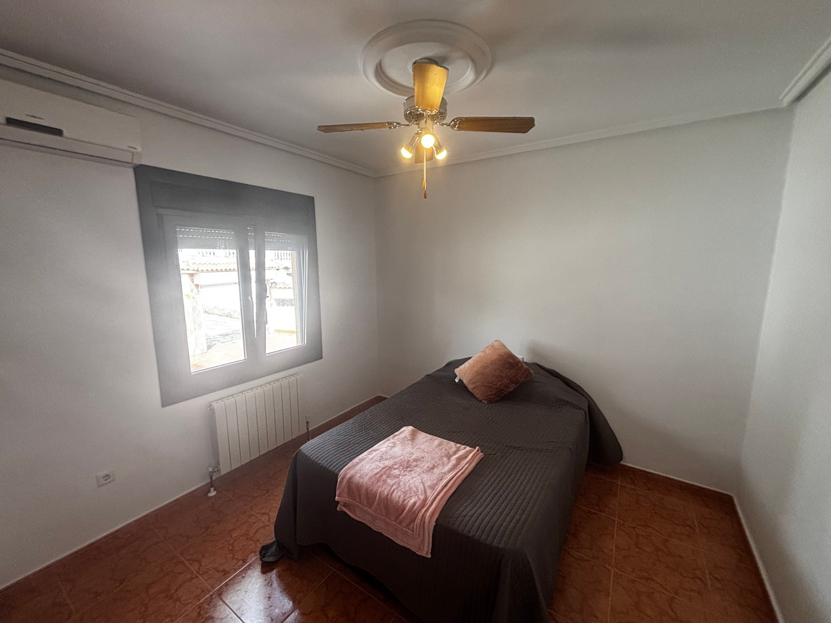 Se vende Villa - Chalet de 4 dormitorios en Costa Blanca, Alicante, España