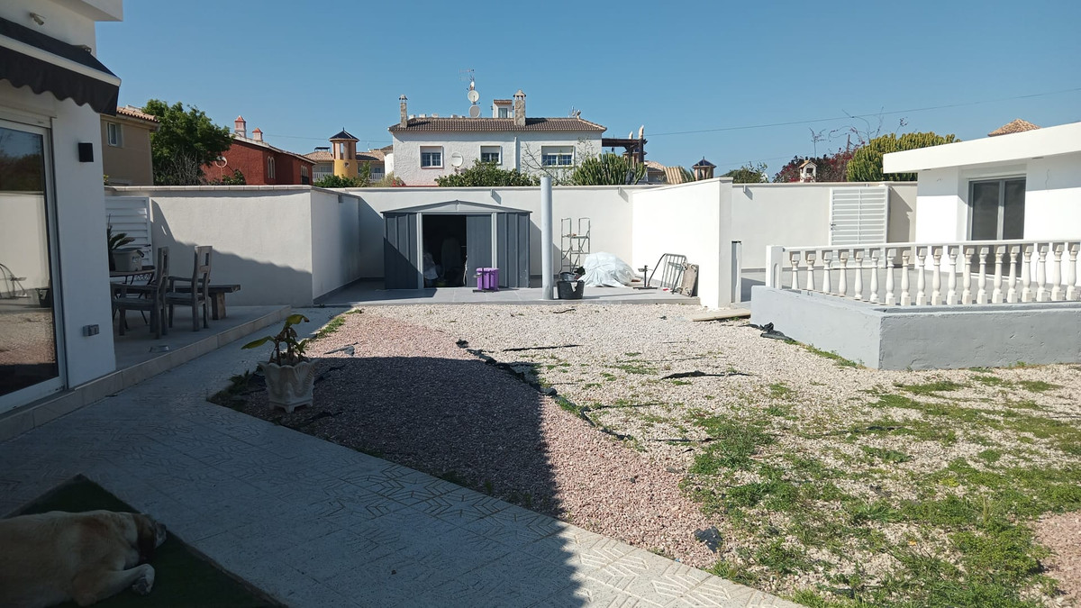 Se vende Villa - Chalet de 4 dormitorios en Costa Blanca, Alicante, España