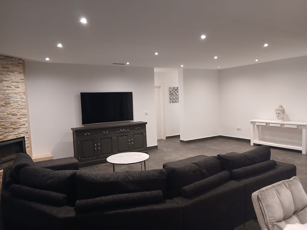 Se vende Villa - Chalet de 4 dormitorios en Costa Blanca, Alicante, España