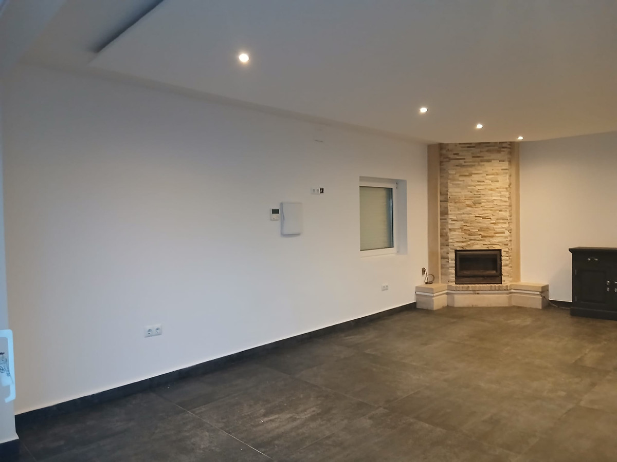 Se vende Villa - Chalet de 4 dormitorios en Costa Blanca, Alicante, España