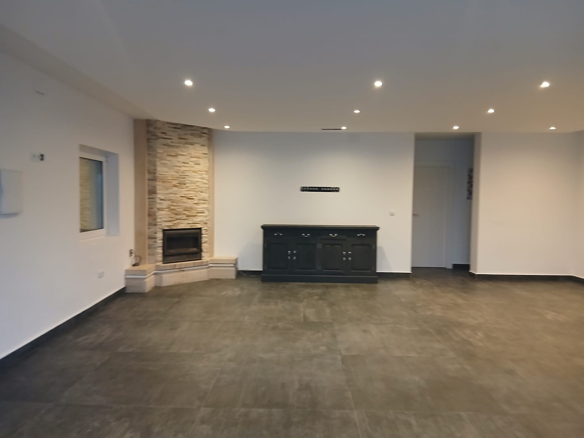 Se vende Villa - Chalet de 4 dormitorios en Costa Blanca, Alicante, España