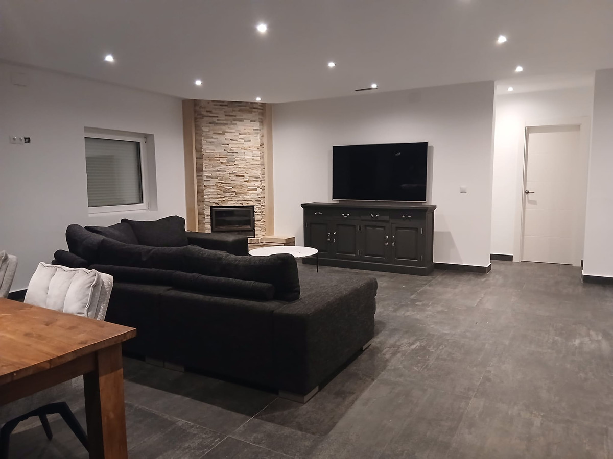 Se vende Villa - Chalet de 4 dormitorios en Costa Blanca, Alicante, España
