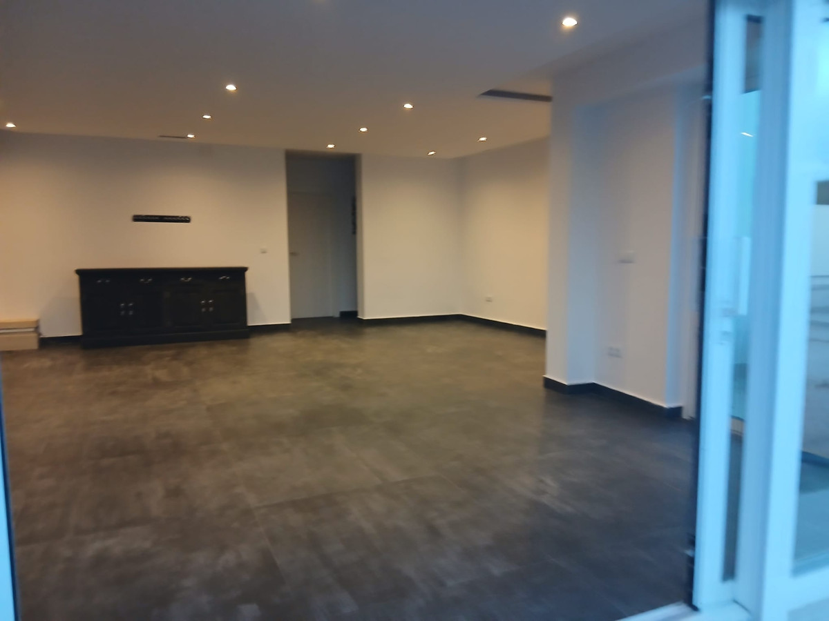 Se vende Villa - Chalet de 4 dormitorios en Costa Blanca, Alicante, España