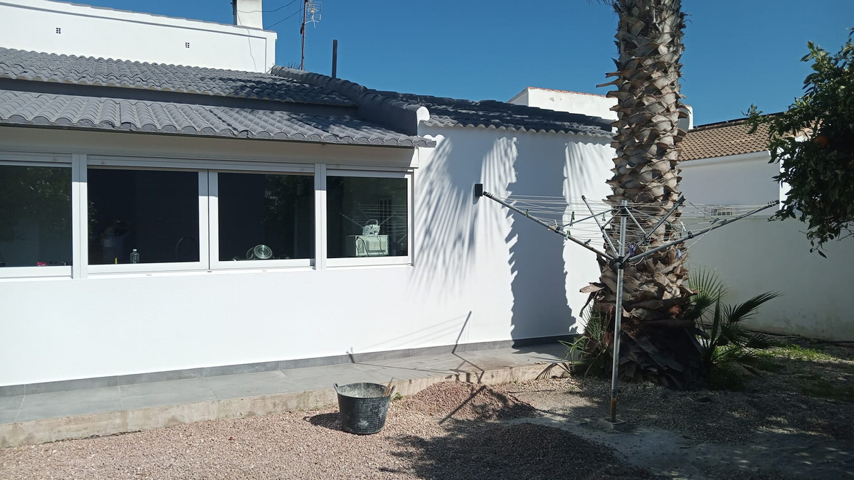 Se vende Villa - Chalet de 4 dormitorios en Costa Blanca, Alicante, España