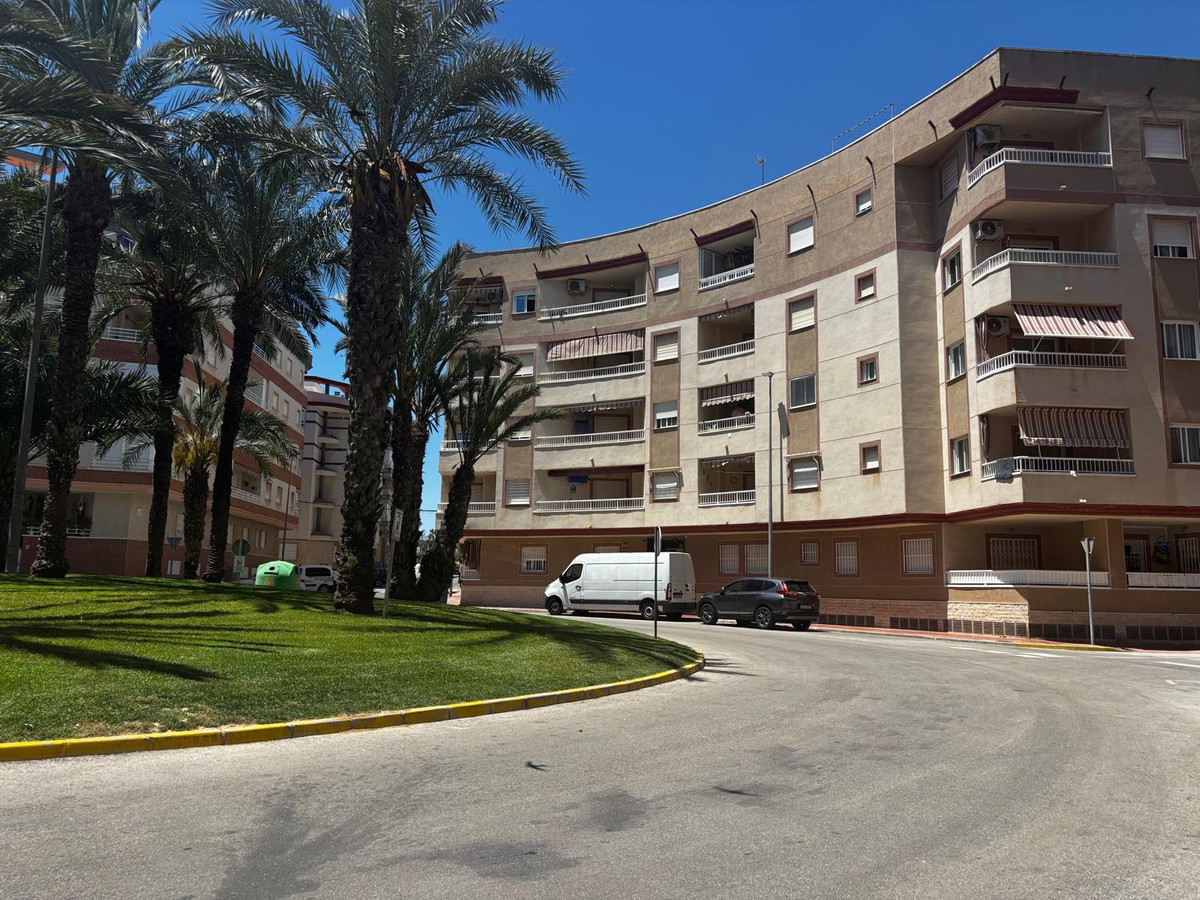 Se vende Apartamento Planta Baja de 2 dormitorios en Costa Blanca, Alicante, España