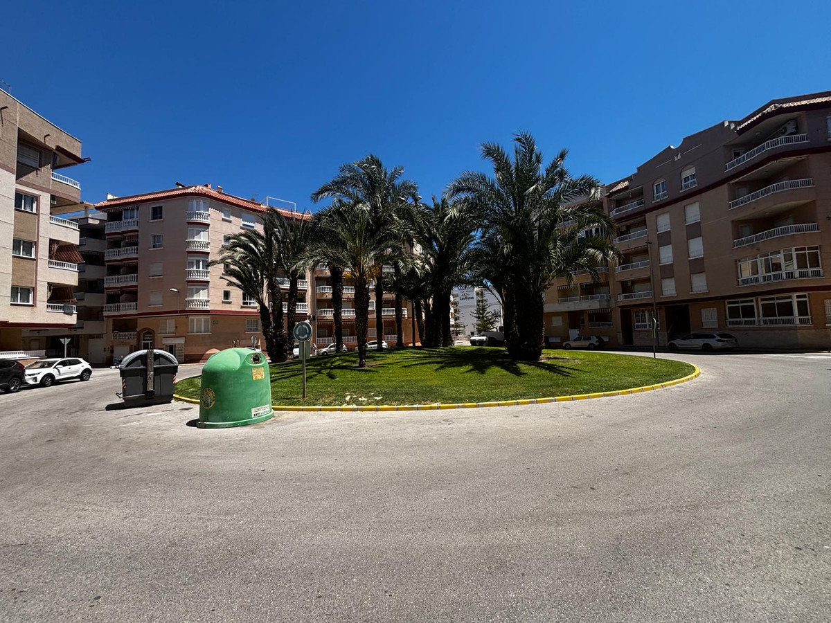 Se vende Apartamento Planta Baja de 2 dormitorios en Costa Blanca, Alicante, España