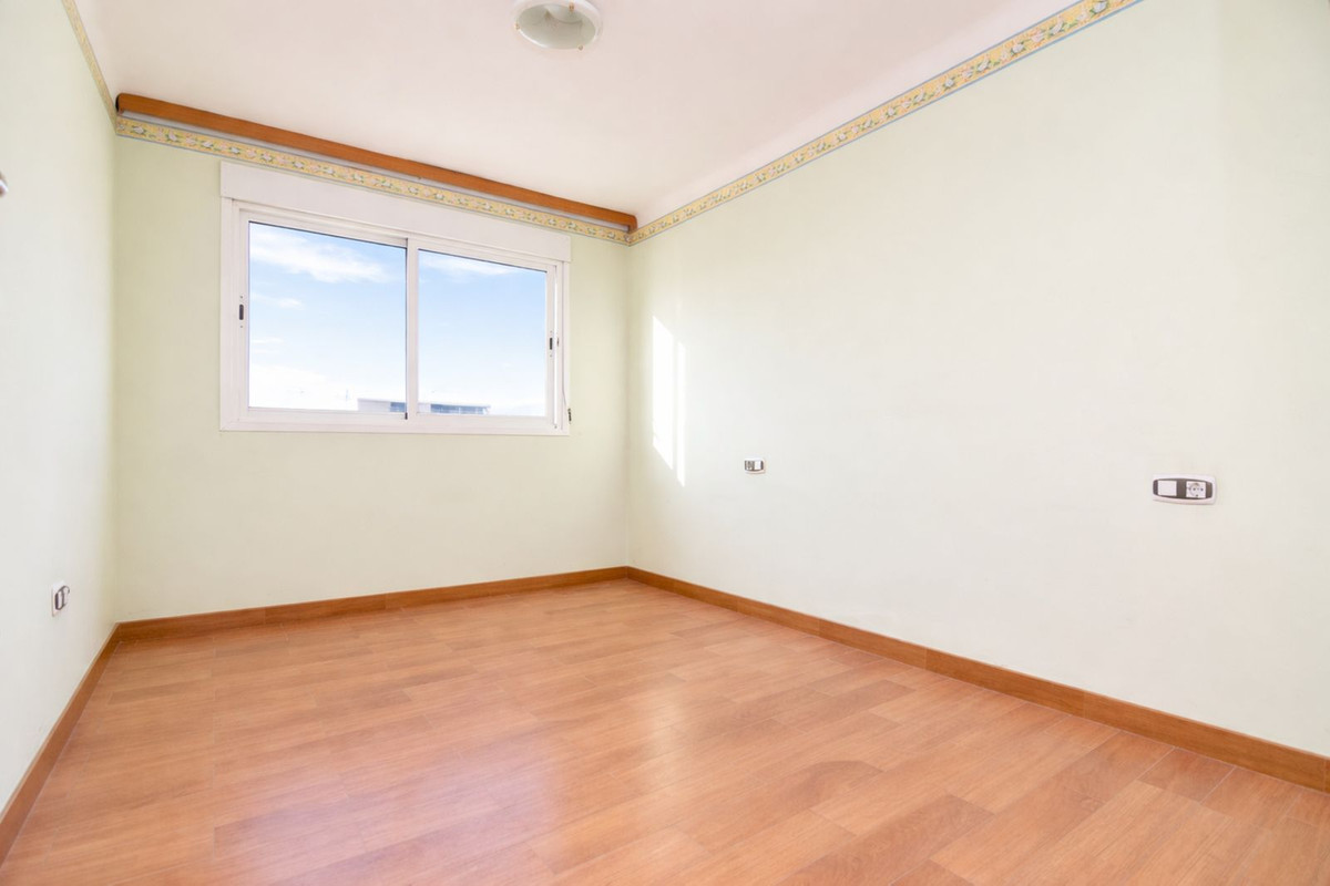 Se vende Apartamento Planta Media de 3 dormitorios en Costa Del Sol, Málaga, España