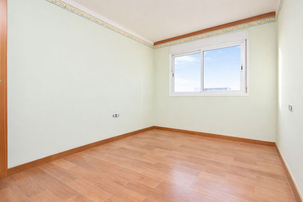 Se vende Apartamento Planta Media de 3 dormitorios en Costa Del Sol, Málaga, España