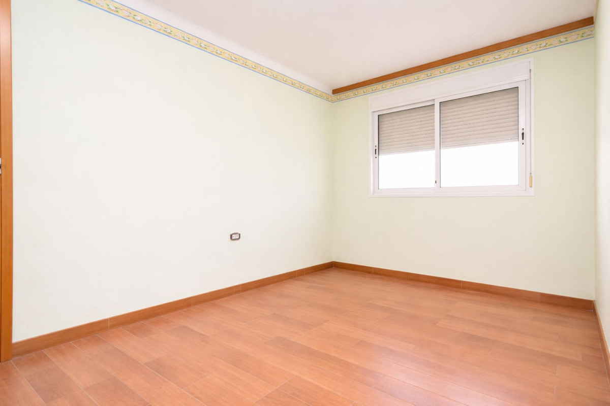Se vende Apartamento Planta Media de 3 dormitorios en Costa Del Sol, Málaga, España