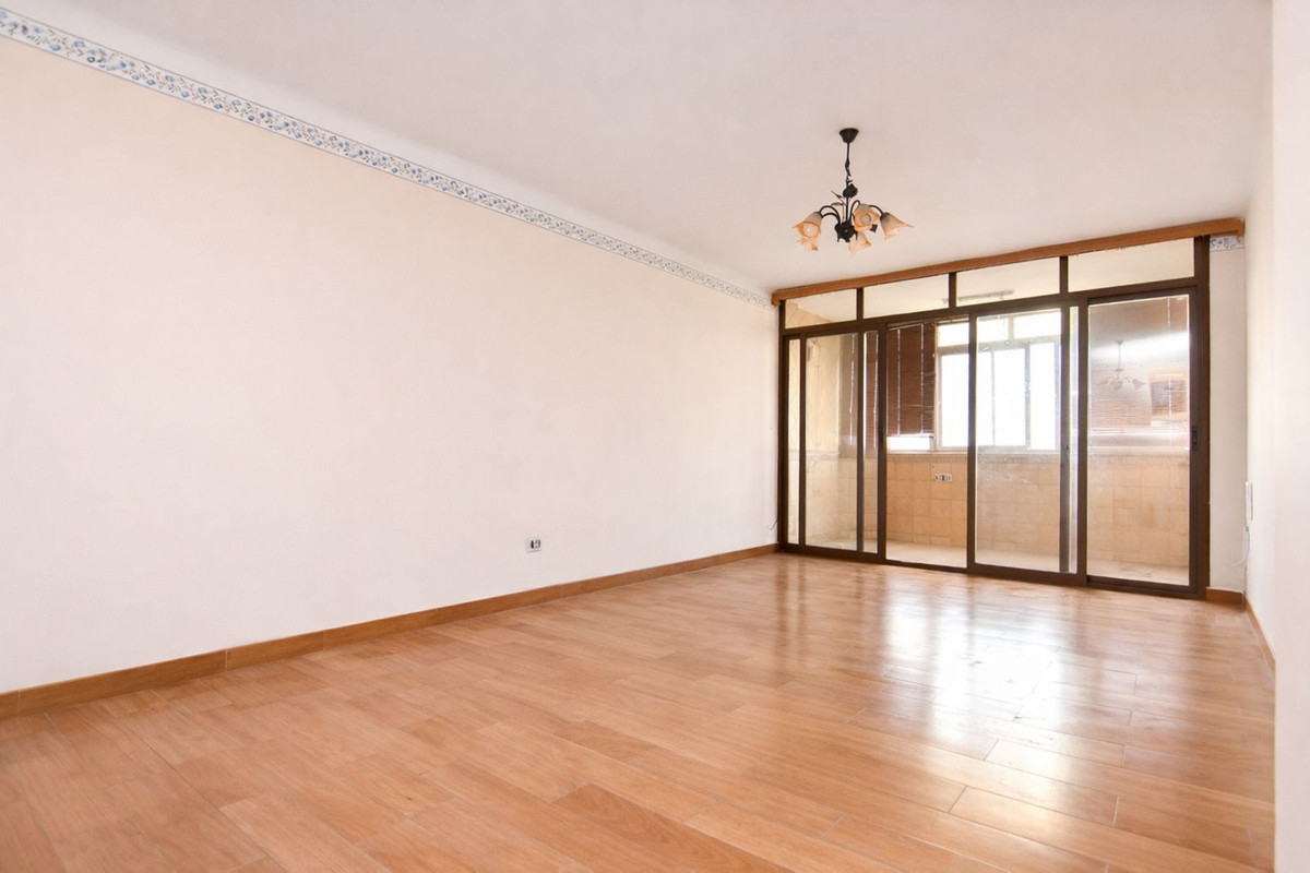 Se vende Apartamento Planta Media de 3 dormitorios en Costa Del Sol, Málaga, España
